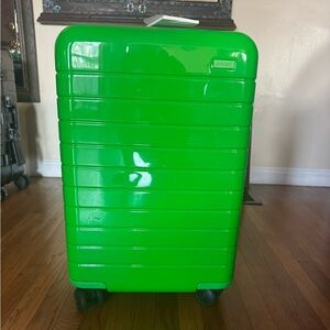 AWAY Bigger Carry On *LIMITED EDITION*